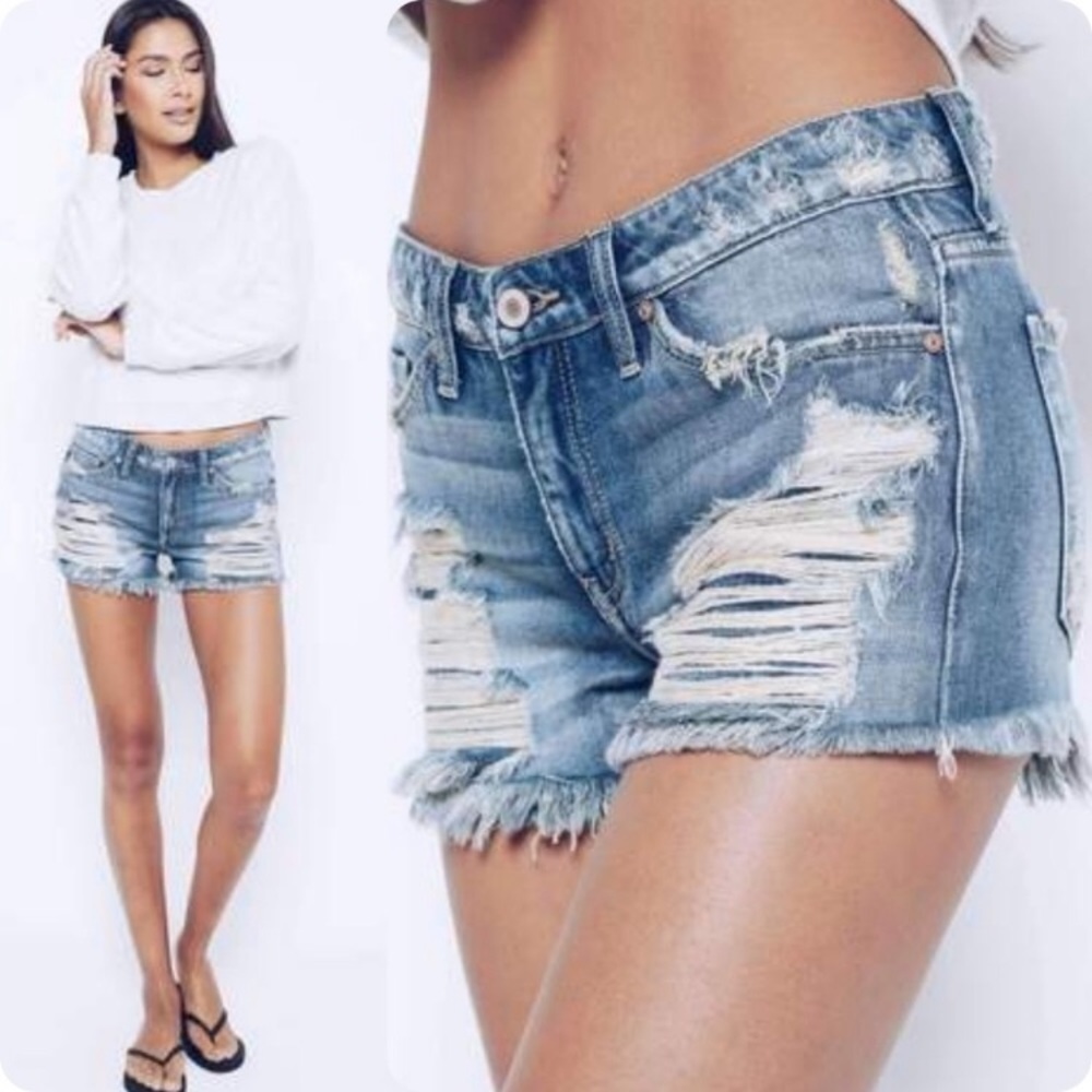Must Go! KanCan Distress Shorts